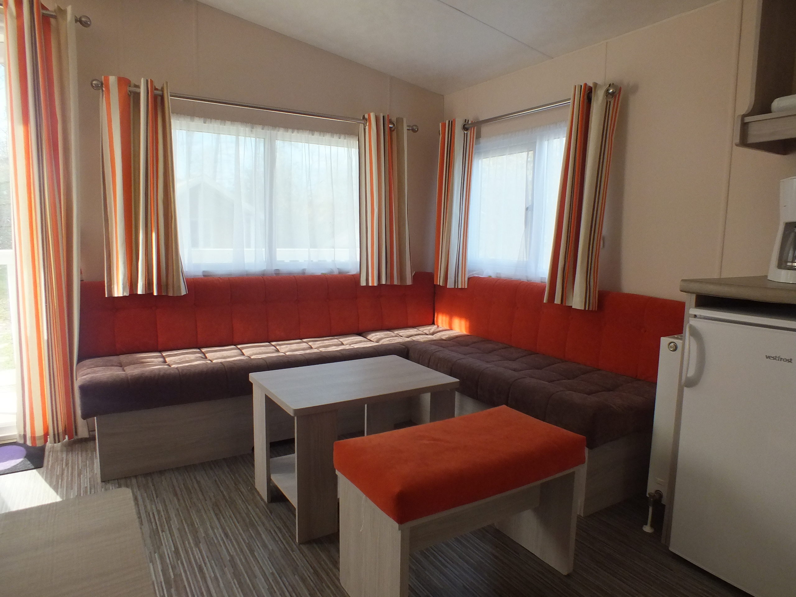 Lækkert sofa område i vores mobilehome